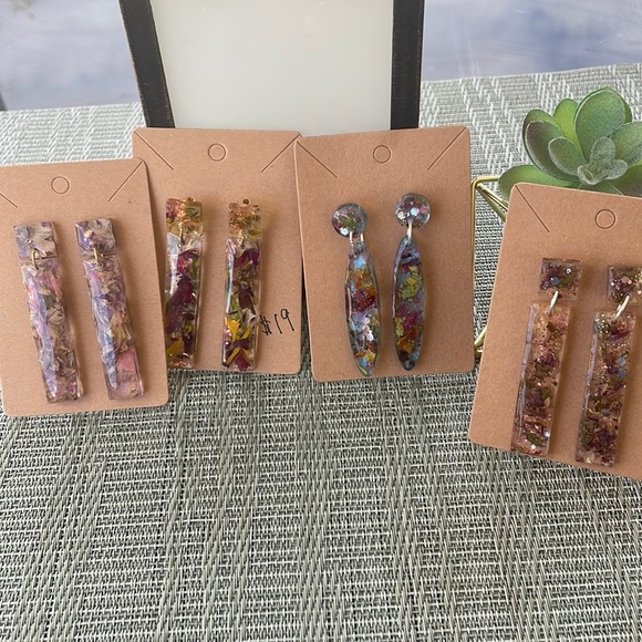 Pressed Flower Dangle Earrings - Picture 3 of 9